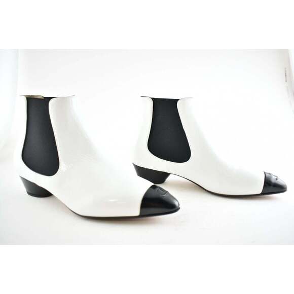 Chanel 19B White Black Leather Cone CC Logo Ankle Short Pointed Chelsea Boot 38 - Picture 3 of 11